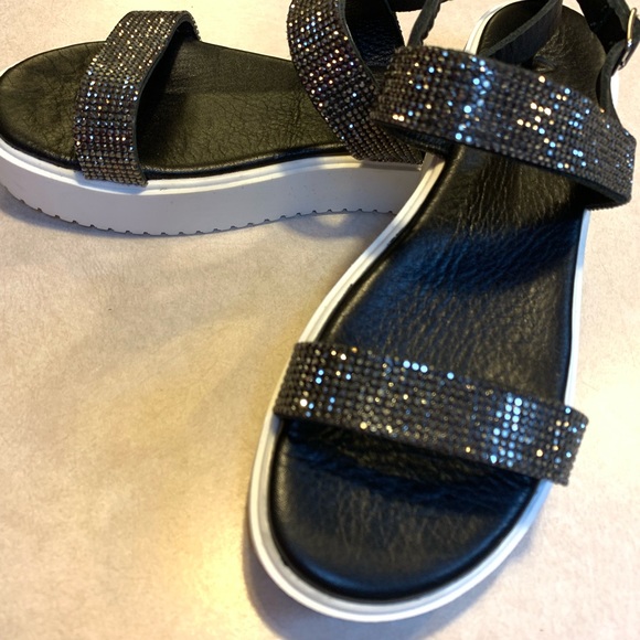 Beautiful platform sandals - Picture 2 of 6